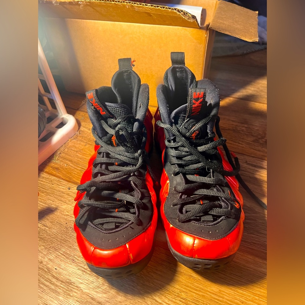 Nike Air Foamposite One Sneaker in Orange Penny - size 8.5
